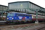 1042 520-5 (40 Jahre Eisenbahn Kurier) am 15. Mrz 2009 um 17:53 Uhr in Duisburg Hbf an Gleis 6 mit einem Sonderzug