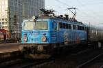 1042 520-8 GeraMond f�hrt mit dem Classic Curier SDZ nach Prag in Dortmund ein.