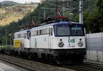 Doppeltraktion aus 1142 562 und 578 der Steiermarkbahn Transport und Logistik GmbH vor einem Güterzug in Peggau-Deutschfeistritz an der Strecke Bruck - Graz (3.7.19).