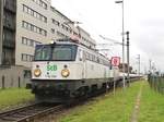 Graz. Die StB 1142 562 fuhr am 31.10.2019 mit dem
 Mercedeszug  von Graz Ostbahnhof-Messe nach
Bremerhaven, hier beim Bahnübergang Fröhlichgasse. 