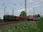 E251 002 und 218 486 am 14.05.2001 auf dem Bahnhof Elbingerode/Harz