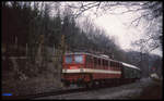 Nur noch schwach war am 21.3.1992 der Personen Zug Verkehr auf der Rübelandbahn, was die Anzahl der mitgeführten Wagen veranschaulichte.
