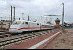 Nachschuss auf 401 515 (Tz 115  Regensburg ) als ICE 707 (Linie 18) von Hamburg-Altona nach München Hbf, der das Gleisvorfeld von Halle(Saale)Hbf durchfährt.