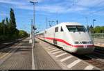 401 056-7 (Tz 156  Heppenheim/Bergstraße ) als verspäteter ICE 693 (Linie 11) von Berlin Hbf (tief) nach Stuttgart Hbf durchfährt den Bahnhof Rackwitz(Leipzig) auf der Bahnstrecke Trebnitz–Leipzig (KBS 251). [5.5.2018 | 16:52 Uhr]