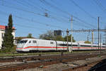 ICE 401 083-1 durchfährt den Bahnhof Pratteln.