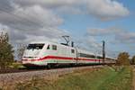 Nachschuss auf 401 072-4  Aschaffenburg , als dieser am Morgen des 30.10.2017 auf dem Weg von der Schweiz gen Norddeutschland war und hier bei Hügelheim in Richtung Freiburg (Breisgau) fuhr.