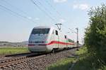 Nachschuss auf 401 572-3/401 089-8, als dieser am Nachmittag des 20.04.2020 als ICE 2893 (Hamburg Altona - Basel Bad Bf), welcher als Ersatzzug für ICE 75 verkehrte, nördlich von