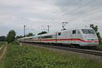 Nachschuss auf 401 565-7, als dieser am Nachmittag des 14.05.2020 als ICE 274 (Basel Bad Bf - Berlin Hbf) südlich von Buggingen über die Rheintalbahn durchs Markgräflerland in Richtung