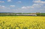 Am 30.4.2017 ist ein ICE-Umleiter bei Bad Nauheim - Niedermörlen auf der Main-Weser-Bahn unterwegs.