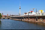 401 071-6 (Tz 171  Heusenstamm ) ist auf dem Weg zu seiner Endstation Berlin Ostbahnhof und wurde beim S-Bahn-Haltepunkt Jannowitzbrücke fotografiert.