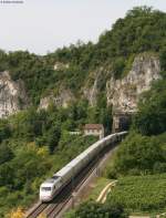 401 als ICE 277 (Berlin Ostbahnhof-Interlaken Ost) am Isteiner Klotz 14.8.08