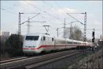 401 063 (9380 6401 063-3 D-DB) fhrt als ICE 1126, Frankfurt(Main)Hbf - Hagen Hbf - Kiel Hbf, am Harkortsee vorbei.