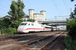 ICE 1607 aus Berlin-Gesundbrunnen durchfhrt am Morgen des 30.06.2009 Delitzsch in Richtung Leipzig.