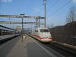 BR 401 075-7 am 21.4.2010 bei der Durchfahrt in Gelterkinden als ICE 763 nach Zrich HB.