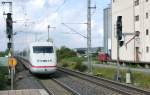 Ein ICE nach Nrnberg am 29.9.10 kurz vor den Markt Bibarter Bahnsteigen.