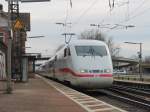 401 510-3 am 16.03.2013 im Bahnhof von Orschweier.