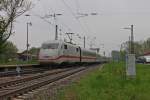 Hier der mit Graffiti beschmierte 401 087-2  Fulda  am 02.05.2013 bei der Ausfahrt aus der Baustelle und bei der Einfahrt in Bahnhof in Kenzingen.