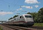 Am 13.06.2013 Durchfuhr 401 082-3  Rdesheim am Rhein  den Bahnhof von Orschweier gen Offenburg.