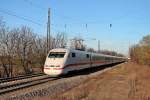 Am Mittag des 23.12.2013 fuhr 401 073-2 als ICE 276 (Interlaken Ost - Berlin Ostbahnhof) durch den Bahnhof Heitersheim gen Freiburg.