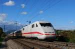 ICE 401 574-9 der DB im Kanton Aargau bei Frick an einem sonnigen Nachmittag am 24.10.2006.