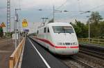 Einfahrt am 25.04.2014 von 401 072-4 als ICE 371 (Berlin Ostbahnhof - Interlaken Ost) in den Bahnhof von Müllheim (Baden) um nach kurzem Aufhendhalt weiter nach Basel fahren zu können.