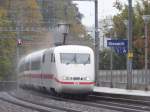 DB - ICE bei der durchfahrt im Bahnhof Sissach am 06.10.2015