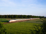 401 080 als ICE 1172 nach Hamburg bei Graben-Neudorf.(21.5.2016).