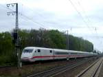 Eine BR 401 fhrt am 20.4.07 durch Hannover und wird in wenigen Augenblicken den Bahnhof Hannover-Bismarkstrae durchqueren.