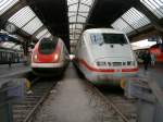 ICN der SBB und ICE II der DBAG am 12.12.00 im Zrich Hbf.