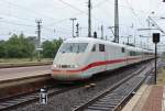 Bild 071:  Am 25.05.2015 fährt ICE-Tz 0113  Frankenthal/Pfalz  als ICE 1025 von Hamburg nach Frankfurt mit dem  nicht zählenden Kopf  401 513-7 an der Spitze in Dortmund Hbf ein.