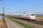 402 024-4  Saalfeld(Saale)  als ICE 276(Basel Bad Bf-Berlin Ostbahnhof) bei Niederschopfhheim 24.3.20