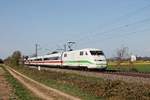 Am späten Nachmittag des 16.04.2020 fuhr 402 025-1  Oldenburg (Oldb)  als ICE 371 (Berlin Hbf - Basel Bad Bf) südlich von Buggingen über die KBS 702 durchs Markgräflerland in