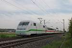 Am späten Nachmittag des 21.04.2020 fuhr 402 009-5  Riesa  als ICE 376 (Basel Bad Bf - Frankfurt (Main) Hbf) nördlich von Hügelheim über die KBS 702 durchs Rheintal in Richtung