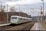 808 036-8 (Tz 236  Jüterbog ) durchfährt den Hp Jeber-Bergfrieden auf Gleis 2.

🧰 DB Fernverkehr
🚝 ICE 797 (Linie 13) Berlin Hbf (tief)–Leipzig Hbf
🚩 Bahnstrecke Wiesenburg–Roßlau (KBS 207)
🕓 5.12.2020 | 13:39 Uhr