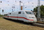 402 005-3  Zwickau  als ICE 1678(Hamburg-Stralsund)bei der Ausfahrt im Rostocker Hbf.30.07.2022