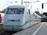 402 032 (FRANKFURT/ODER) als ICE-Sprinter Köln - Hamburg in Osnabrück Hbf durchfahrend, 19.08.2022