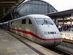 402 012 (POTSDAM) bricht in Bremen Hbf zur Fahrt nach München via Hannover auf, 02.08.2017