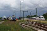 HLG 187 320 D-BEBRA | Anschluss Landhandel | rechts ICE 759 mit 402 007  Stendal  | Anklam-Werkstrasse | Juli 2023