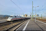 402 009-5 (Tz 209  Riesa ) sprang für einen IC2 ein und wurde bei der Ausfahrt in Halle(Saale)Hbf auf Gleis 9 im Nachschuss festgehalten.