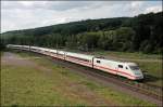 Bhne frei fr den ICE;-) 402 023  SCHWERIN  rollt bei Oberwengern als ICE653 von Hagen Hbf nach Berlin Ostbahnhof.