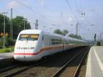 ICE2  Bochum  voraus Steuerwagen 808 040,im Schub TK 402 040-0,
als ICE 847 von Dsseldorf Hbf. nach Berlin Ostbahnhof,Einfahrt in Bochum Hbf.(24.08.2008)