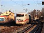 402 035 (9380 5402 035-0 D-DB) ist als InterCityExpress 558 von Berlin-Ostbahnhof nach Kln Hbf unterwegs.