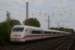 402 041-8  Bad Hersfeld  + 402 024-4  Saalfeld (Saale)  bei der Durchfahrt durch Dsseldorf-Eller-Sd am 17.04.2011