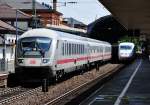 IC mit Steuerwagen in Front und ICE 2 beim Halt im Hbf Bonn - 02.06.2012