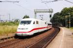 Bei der Durchfahrt durch den Rheydter Hbf nach Mnchengladbach ist hier der Triebkopf des 402 018-8 Braunschweig zu sehen.