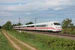 Nachschuss auf 808 015-2  Bitterfeld-Wolfen , als dieser am späten Nachmittag des 03.05.2020 südlich von Buggingen als ICE 376 (Basel Bad Bf - Frankfurt (Main) Hbf) über die