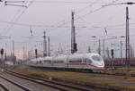 DB 403 028-4 als ICE 1509 von Hamburg-Altona nach München Hbf, am 16.12.2017 in Großkorbetha.