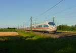 Am 02.07.2018, um 18:47 Uhr, fahren BR 403 030-0 und BR 403 058-1 als ICE 512 von München Hbf nach Münster (Westf) Hbf.