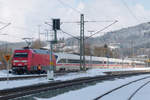 21. Februar 2013, Bahnhof Pressig-Rothenkirchen: Lok 101 091 hat ICE 1627  Jena  (Tz 1130) Vorspanndienst geleistet und wird jetzt abgekuppelt. Mehrere andere ICE fuhren während meiner Beobachtungen ohne Vorspann in beiden Richtungen über den Berg.