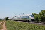 Als ICE 106 (Basel SBB - Köln Hbf) fuhr am Mittag des 02.06.2020 der 403 061-5  Celle  zusammen mit dem 403 002-9  Hansestadt Lübeck  nördlich von Müllheim (Baden) bei